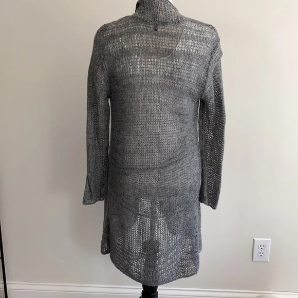 •Eileen Fisher• The softest prettiest sweater❤️❤️ - Picture 5 of 8